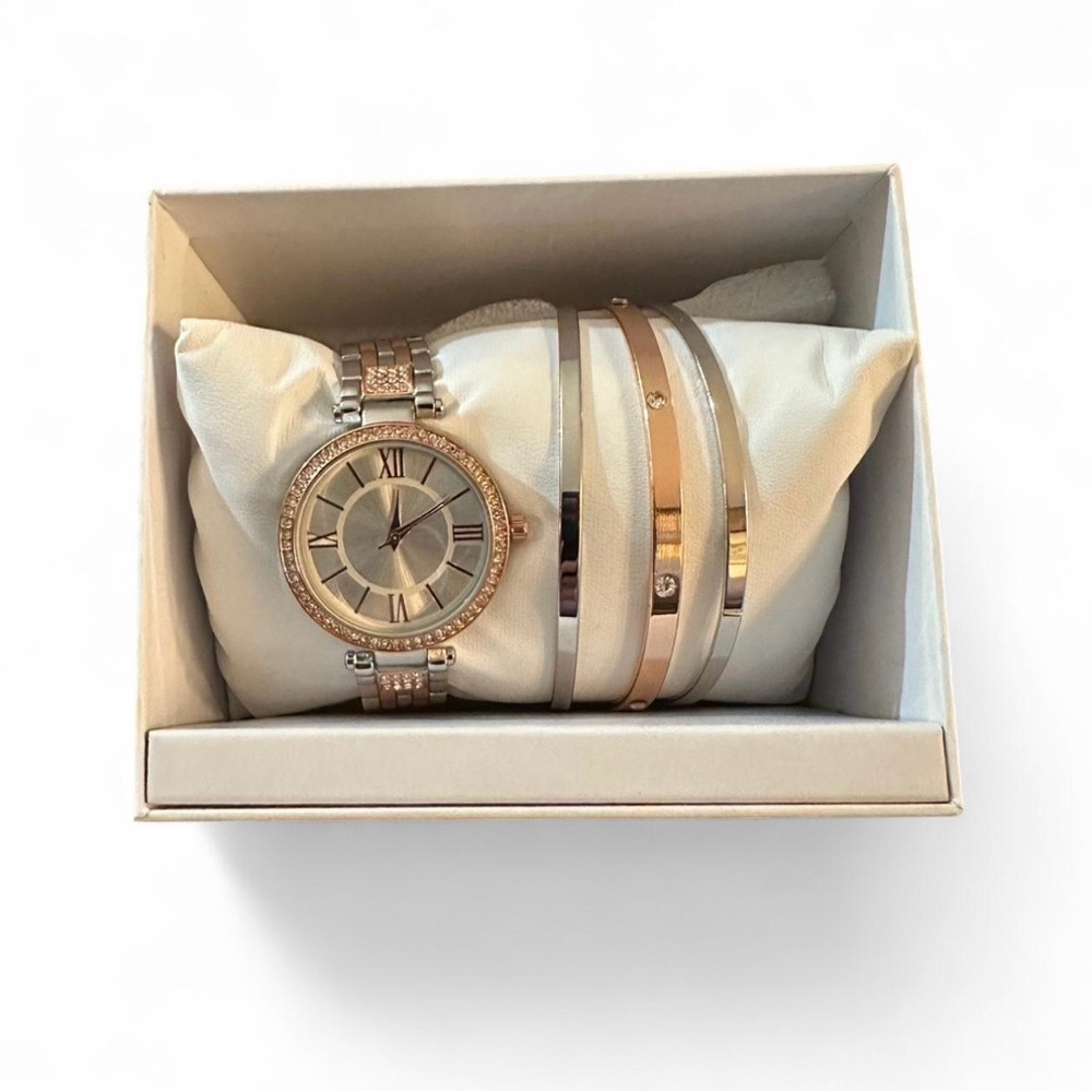 Beautiful rose gold tone watch and bracelet set, perfect for gifting ✨